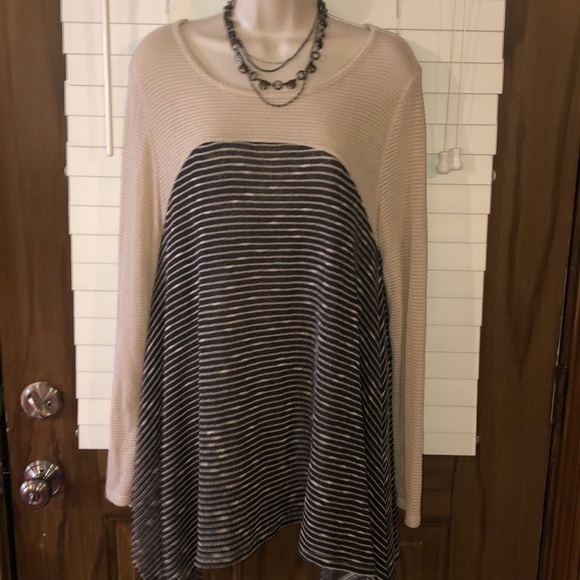 Blush sweater - Picture 1 of 6